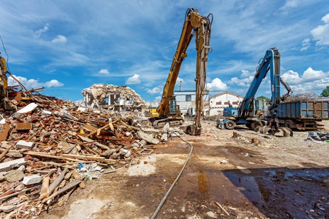 Demolition at a construction site 1200x800